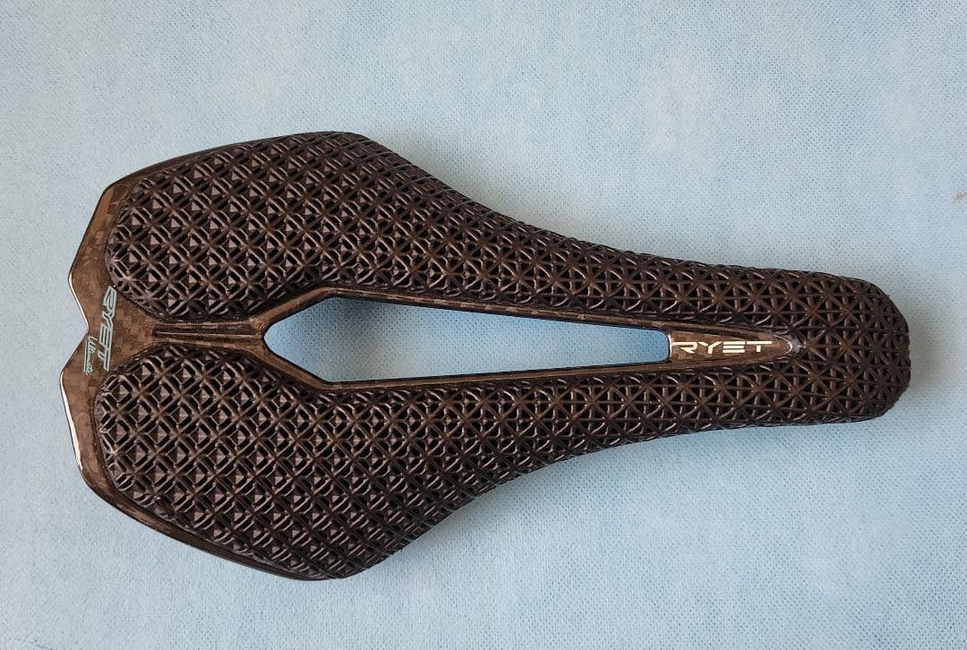 【中古品】RYET 3Dプリント カーボンサドル