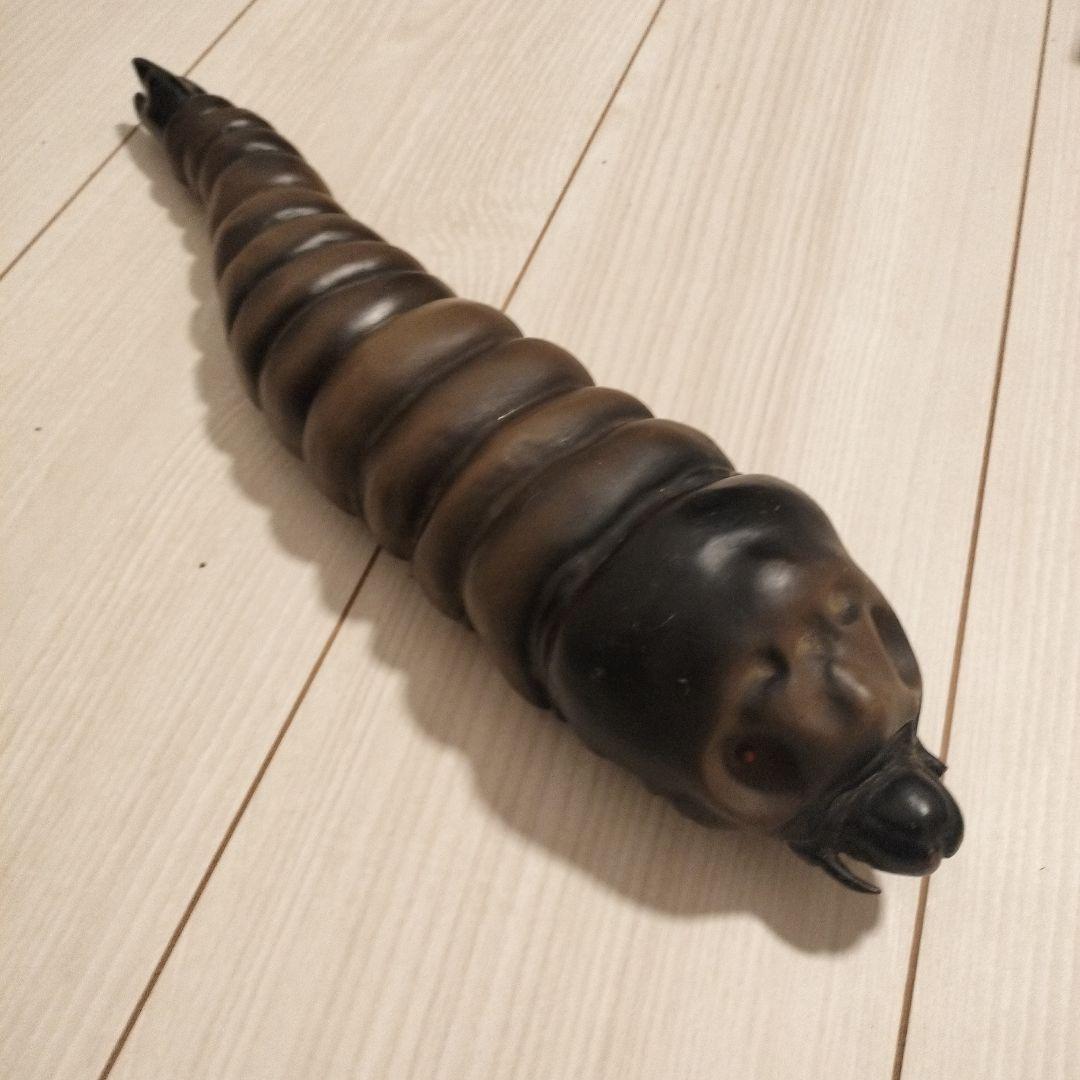 ゴジラフィギュア モスラの幼虫