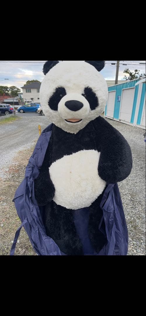 大きなパンダのぬいぐるみ