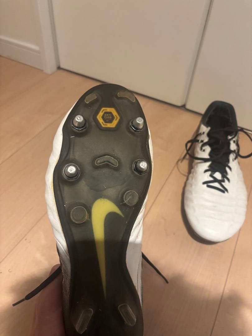 サッカー スパイク ティエンポSG