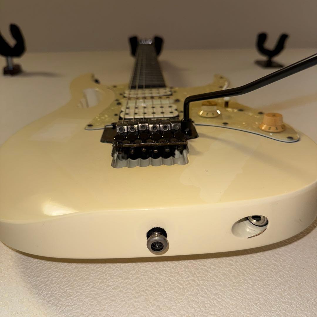 Ibanez JEM555 White Steve Vai シグネチャーモデル