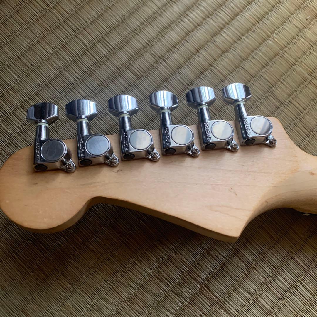 Fender ストラトキャスター　Champ アンプ内蔵　ギター サンバースト