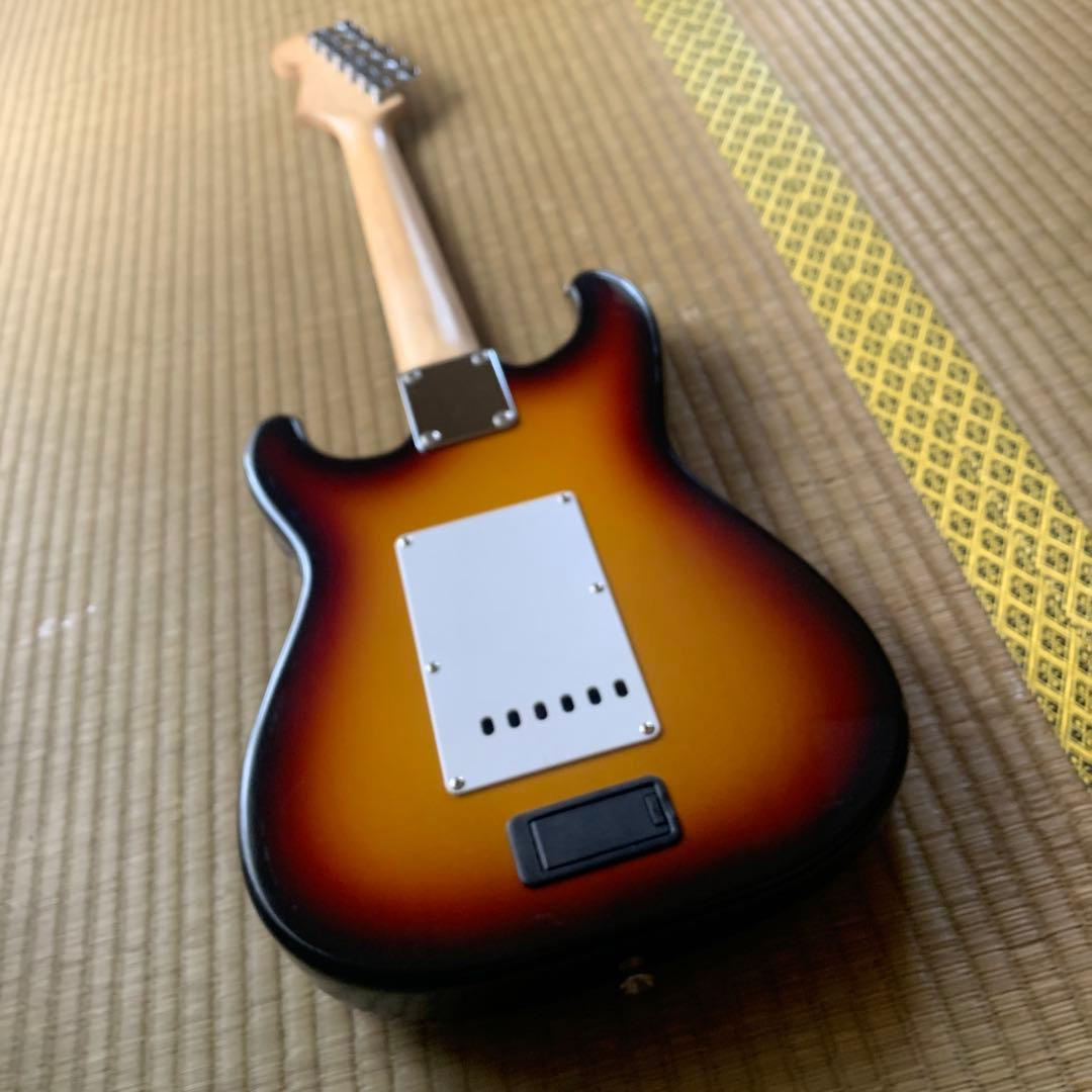 Fender ストラトキャスター　Champ アンプ内蔵　ギター サンバースト