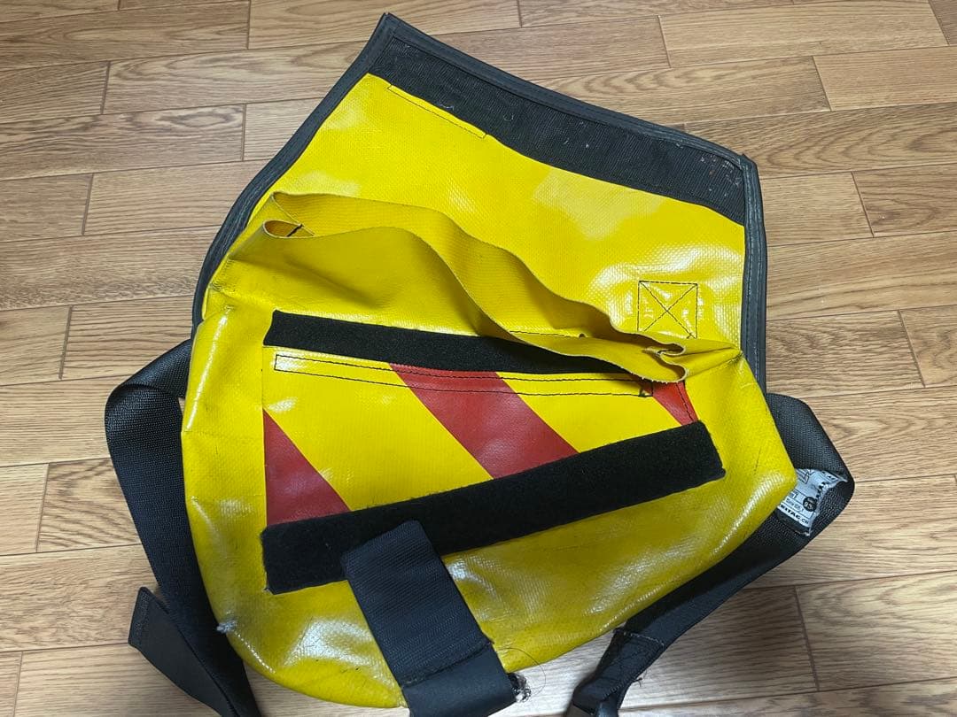 FREITAG ナイトライダー　赤/黄