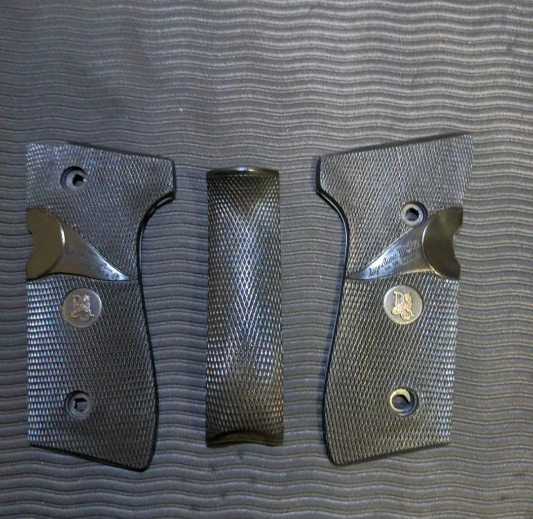 パックマイヤーM92グリップ