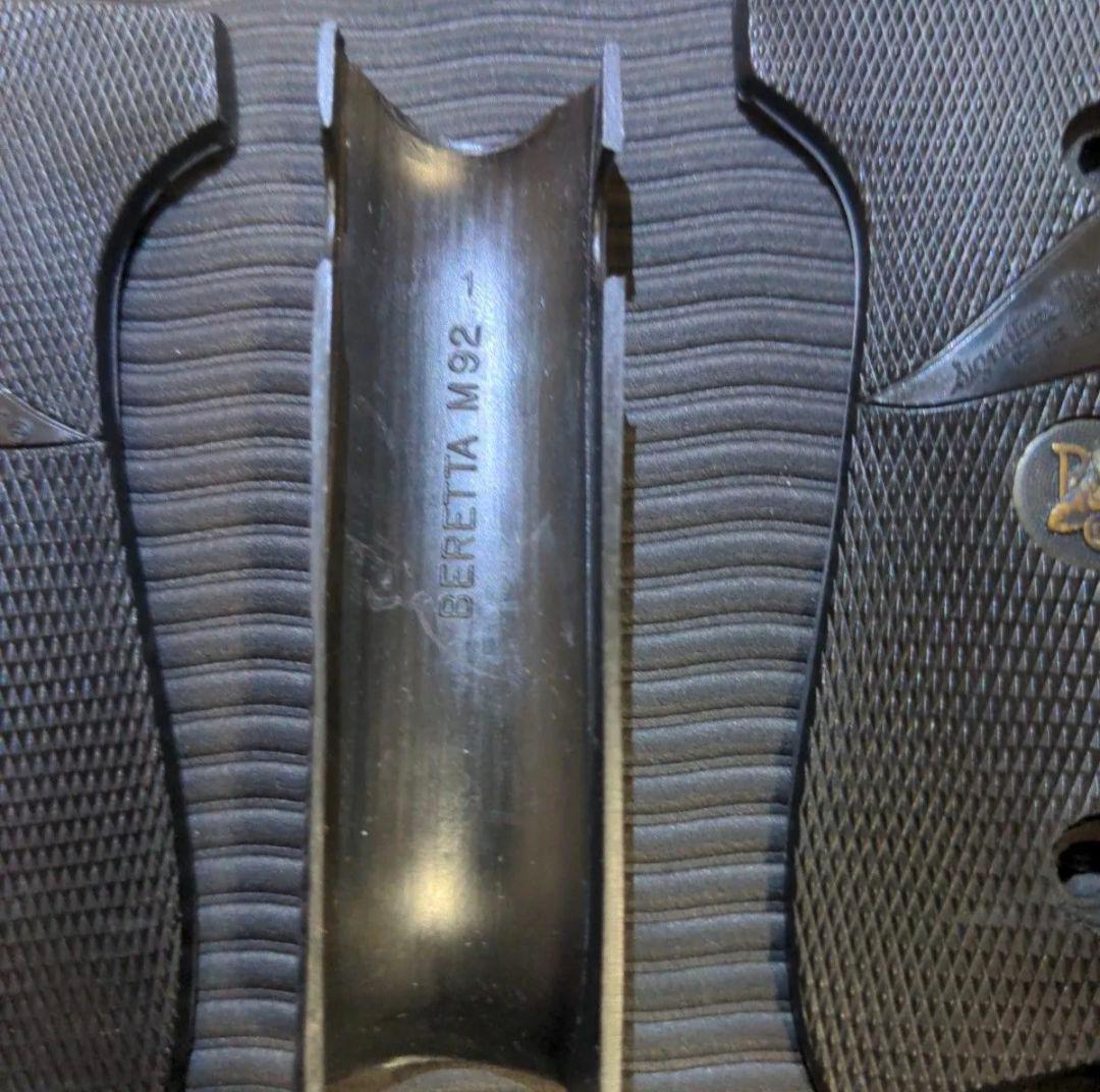 パックマイヤーM92グリップ