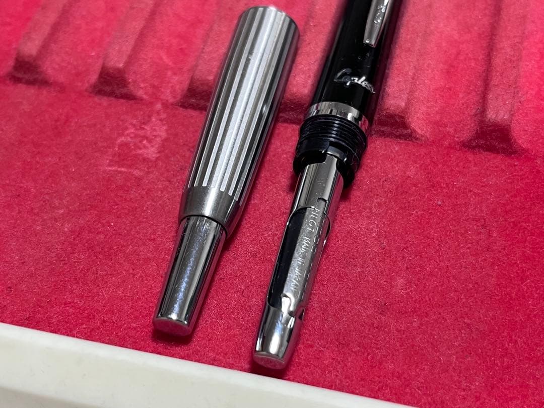 pilot キャップレス 白蝕刻 F