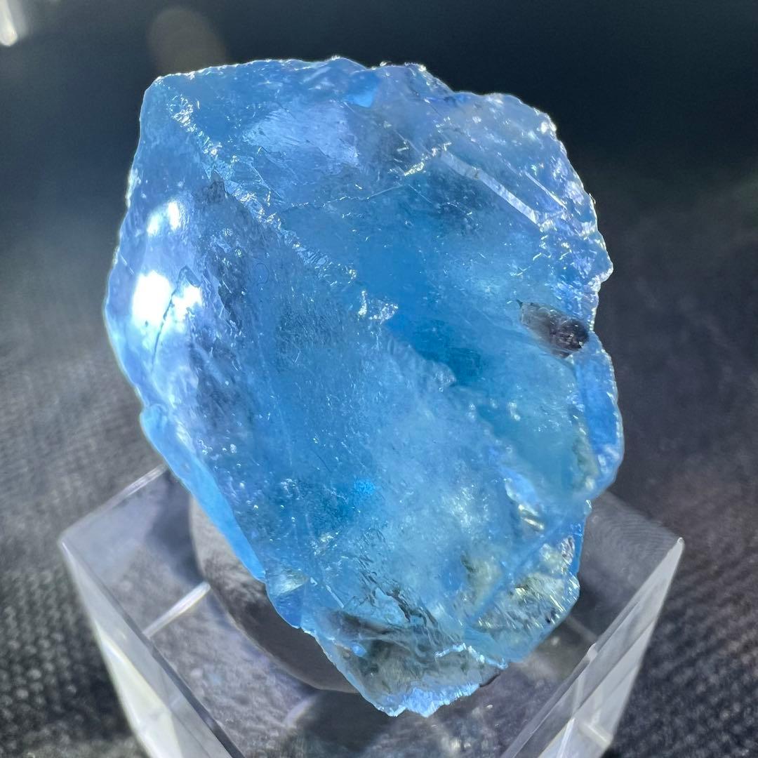 ヤオガンシャン産　「み空色」フローライト　スモーキークォーツ内包