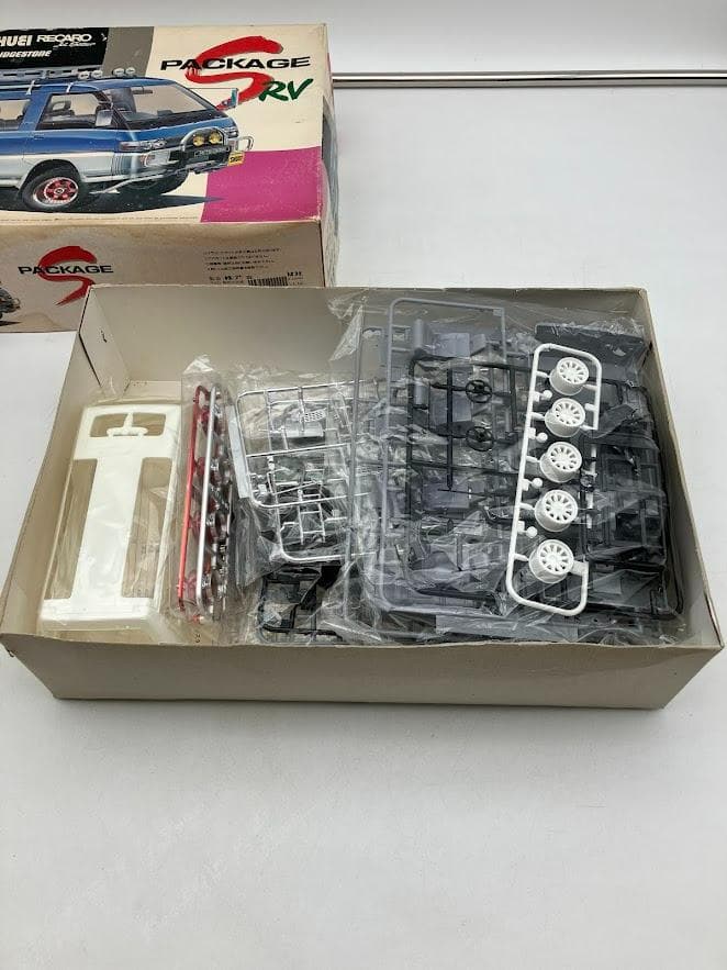 デリカ　スターワゴン4WD　SUPER EXCEED　プラモデル