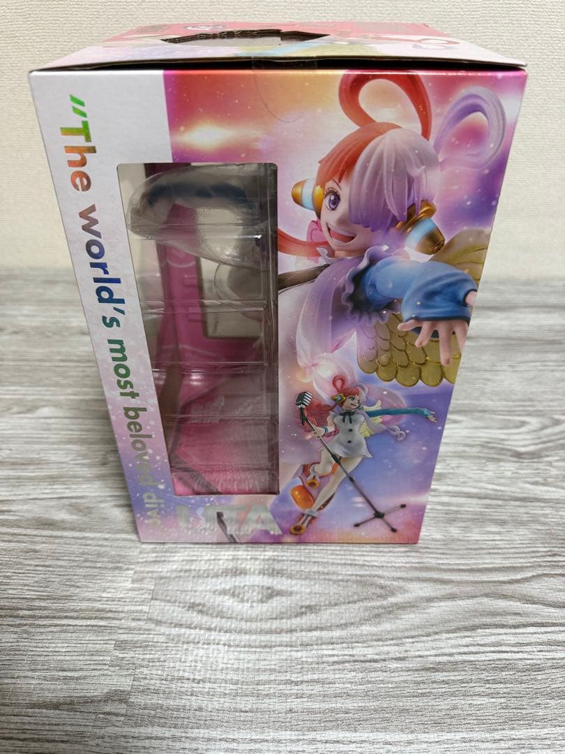 ワンピース、ウタフィギュア新品未開封品