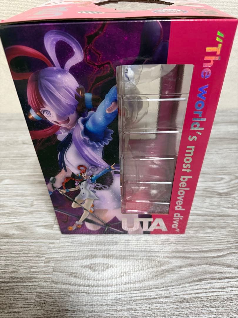 ワンピース、ウタフィギュア新品未開封品