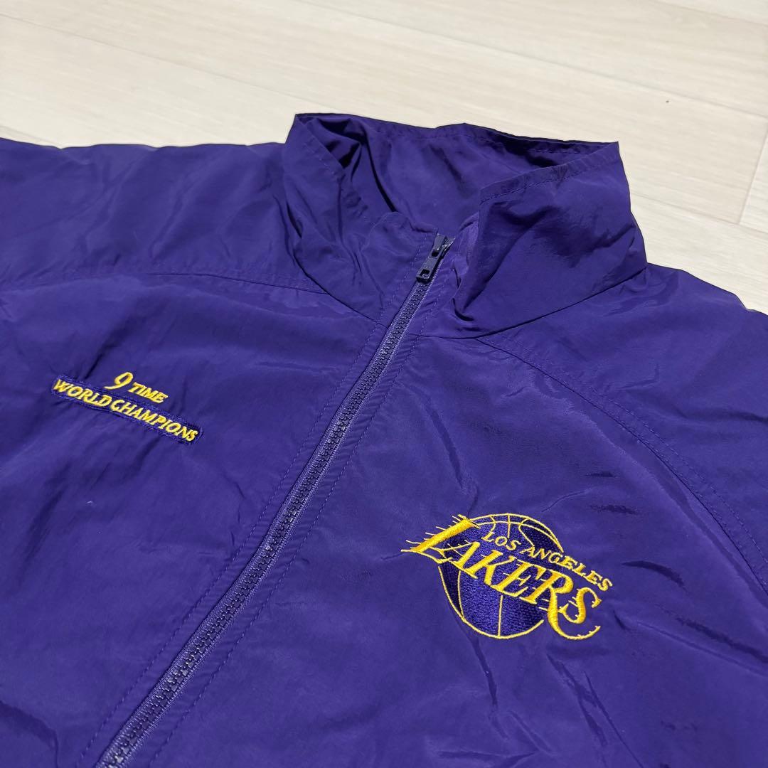 希少　ロサンゼルス・レイカーズ　優勝記念　ブルゾン　ナイロン　ジャケット
