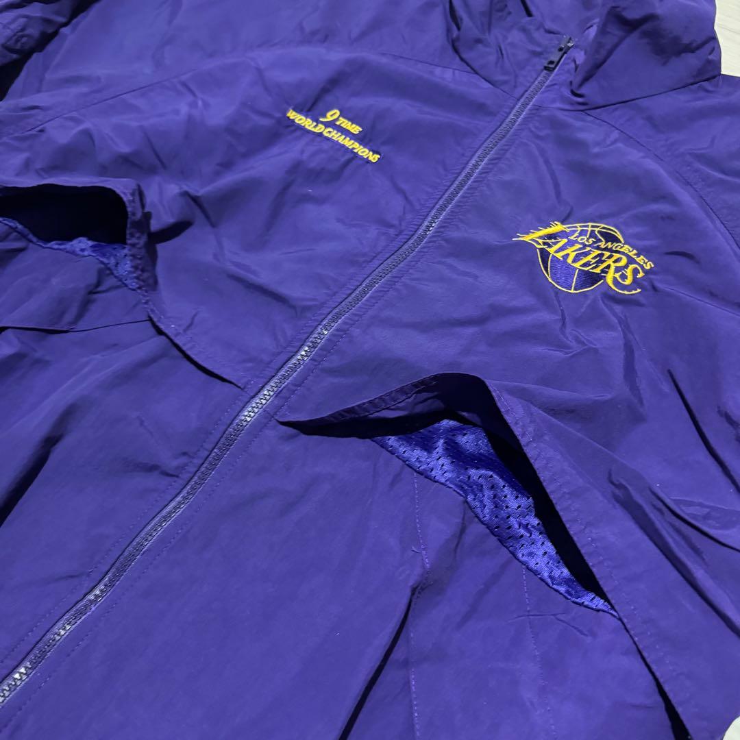 希少　ロサンゼルス・レイカーズ　優勝記念　ブルゾン　ナイロン　ジャケット