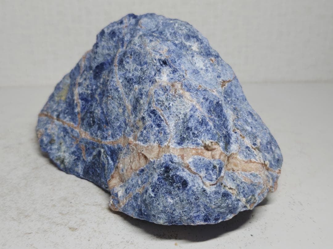 ソーダライト 1.4kg ラピスラズリ 原石 鑑賞石 自然石 鉱物 誕生石 水石