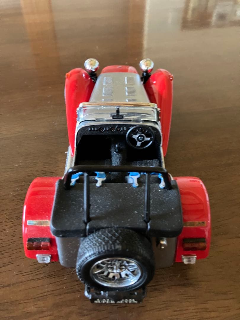 京商1/18CATERHAM SUPER SEVEN ミニカーレッド/シルバー