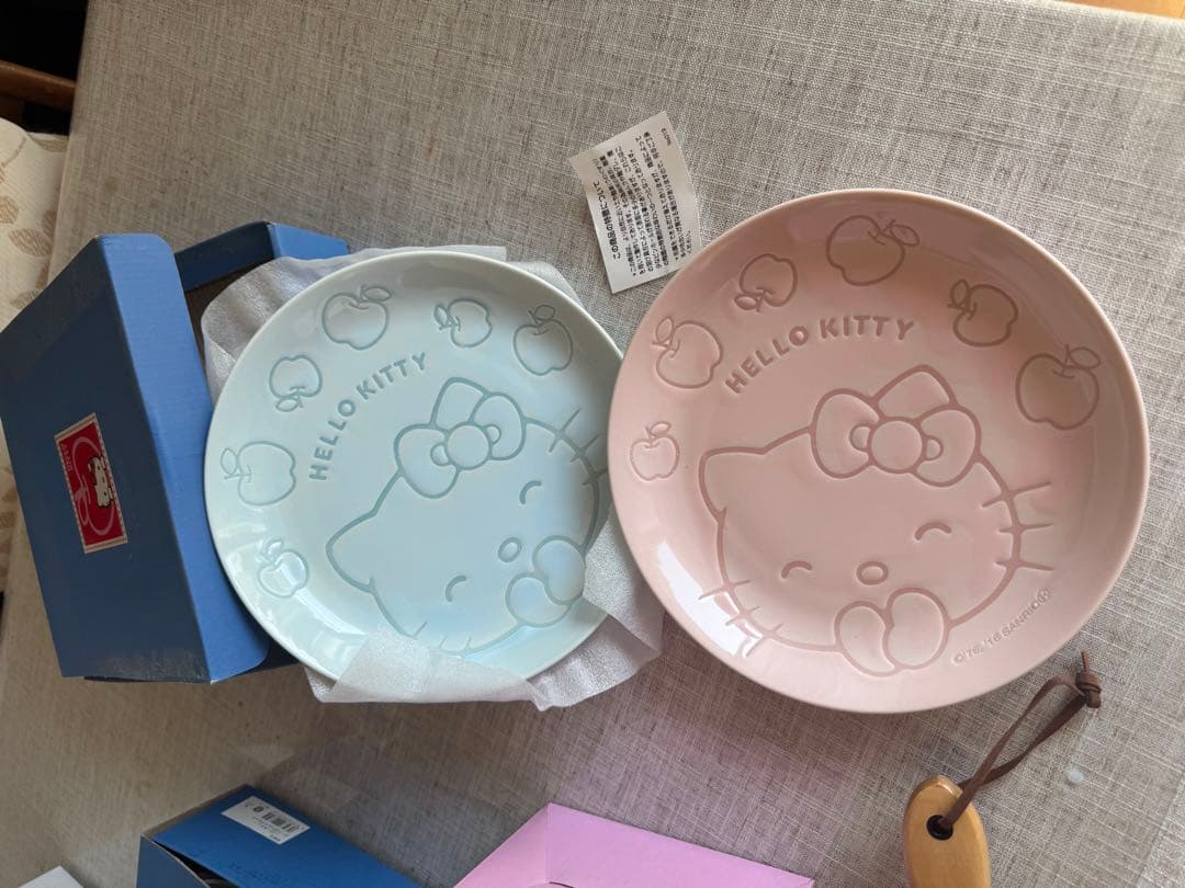 サンリオのキティちゃん食器セット陶器7 プラスチック皿6 株サンリオ