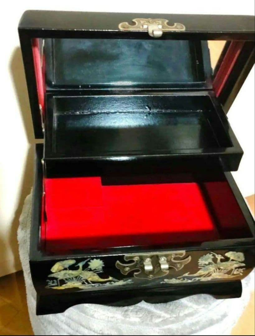 【高級】螺鈿と黒漆◇ 宝石箱 ◇小物入れ◇鏡＆オルゴール付き【貝細工】