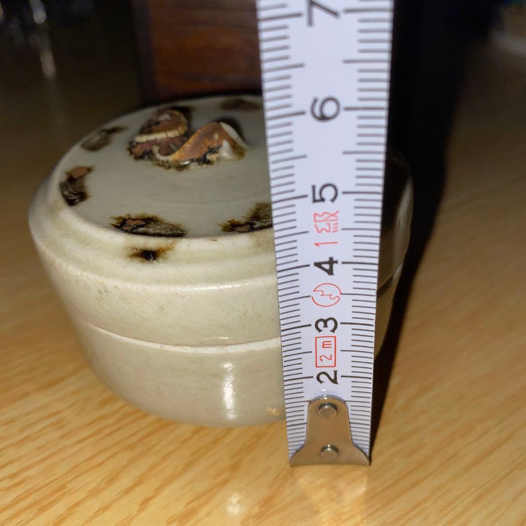 鉄絵白磁香合　宋時代