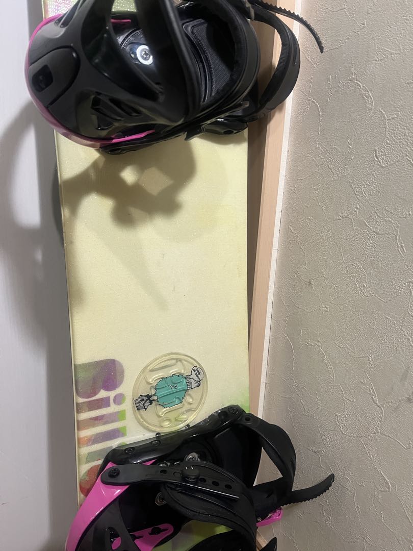 未使用に近い！初中級者向け！ターン、グラトリのしやすいボード！ 143cm