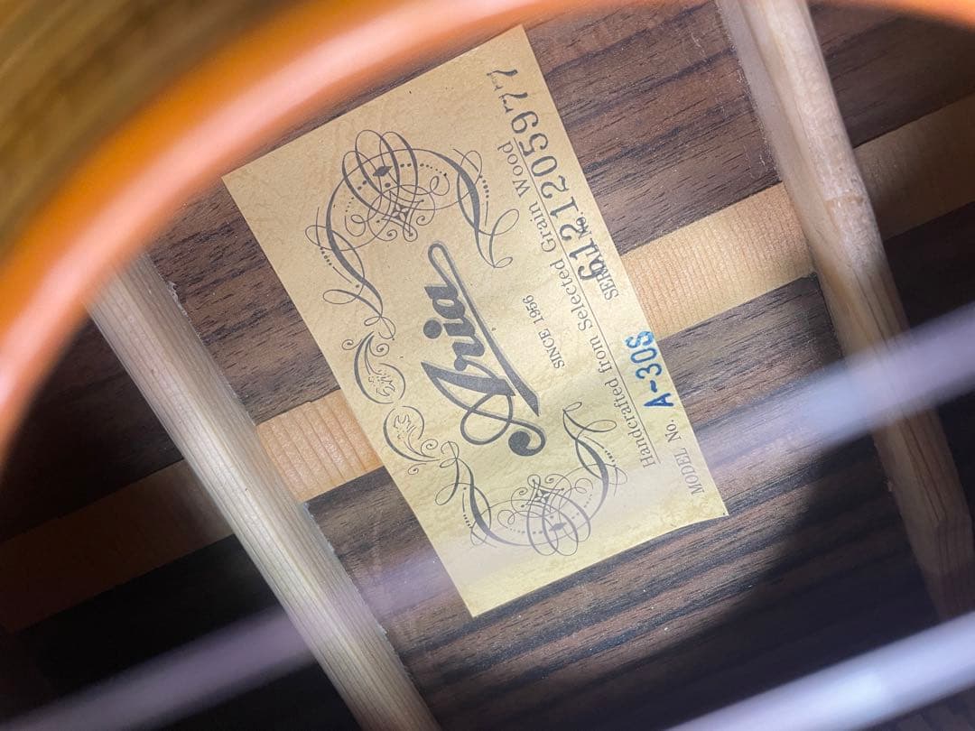 美品　クラシックギター　Aria A 30S アリア　アコースティックギター