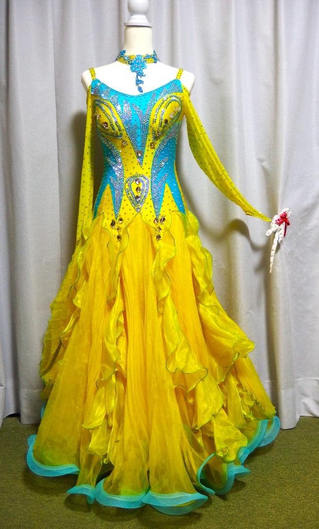 ICHIOKUイチオクの社交ダンス衣装『黄色のドレス』