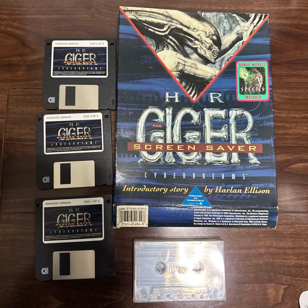 HR.GIGER スクリーンセ－バ－＆ ラベル　ワイン ➕リ－フレット