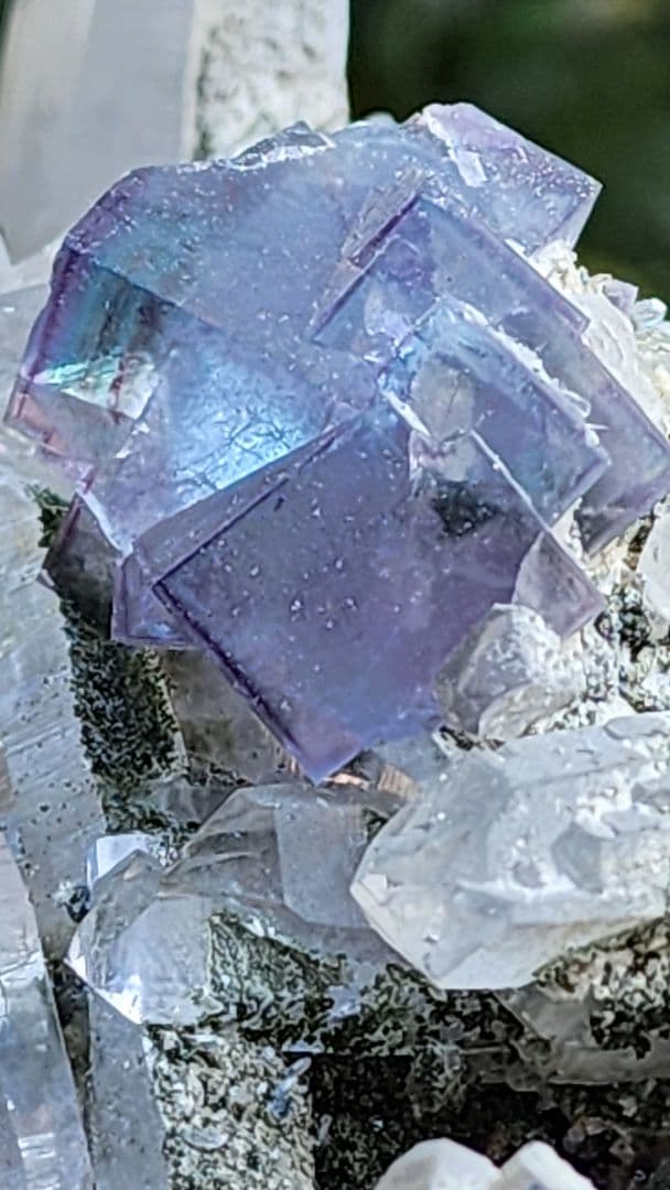 ヤオガンシアン蛍石入りクォーツ