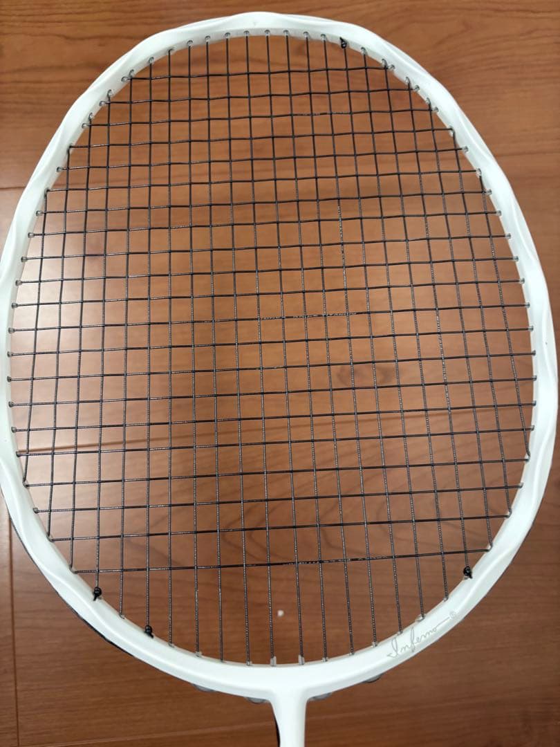 バドミントンラケット PYROFIL INFERNO ホワイト