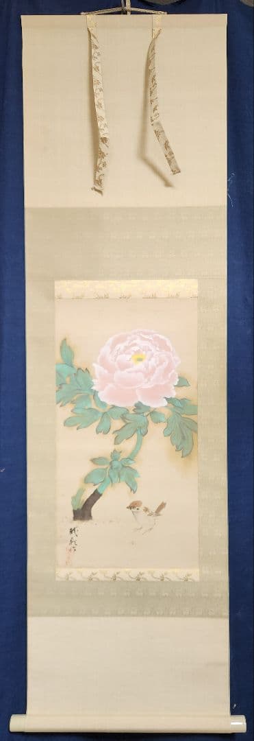 【牡丹に雀図】関龍影 2686 ピンクボタンにスズメ 掛け軸 肉筆