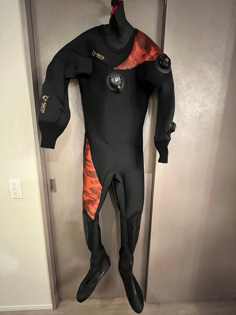 【Hato】ドライスーツ３点セット ワールドダイブ