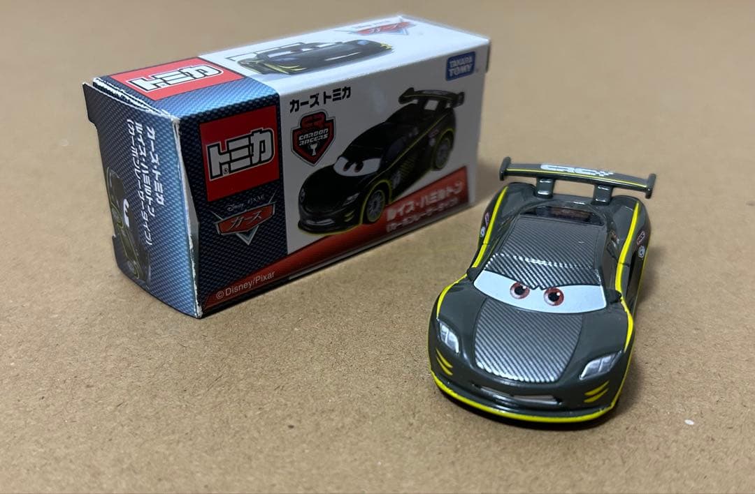トミカ　カーズ　ルイス・ハミルトン(カーボンレーサータイプ)