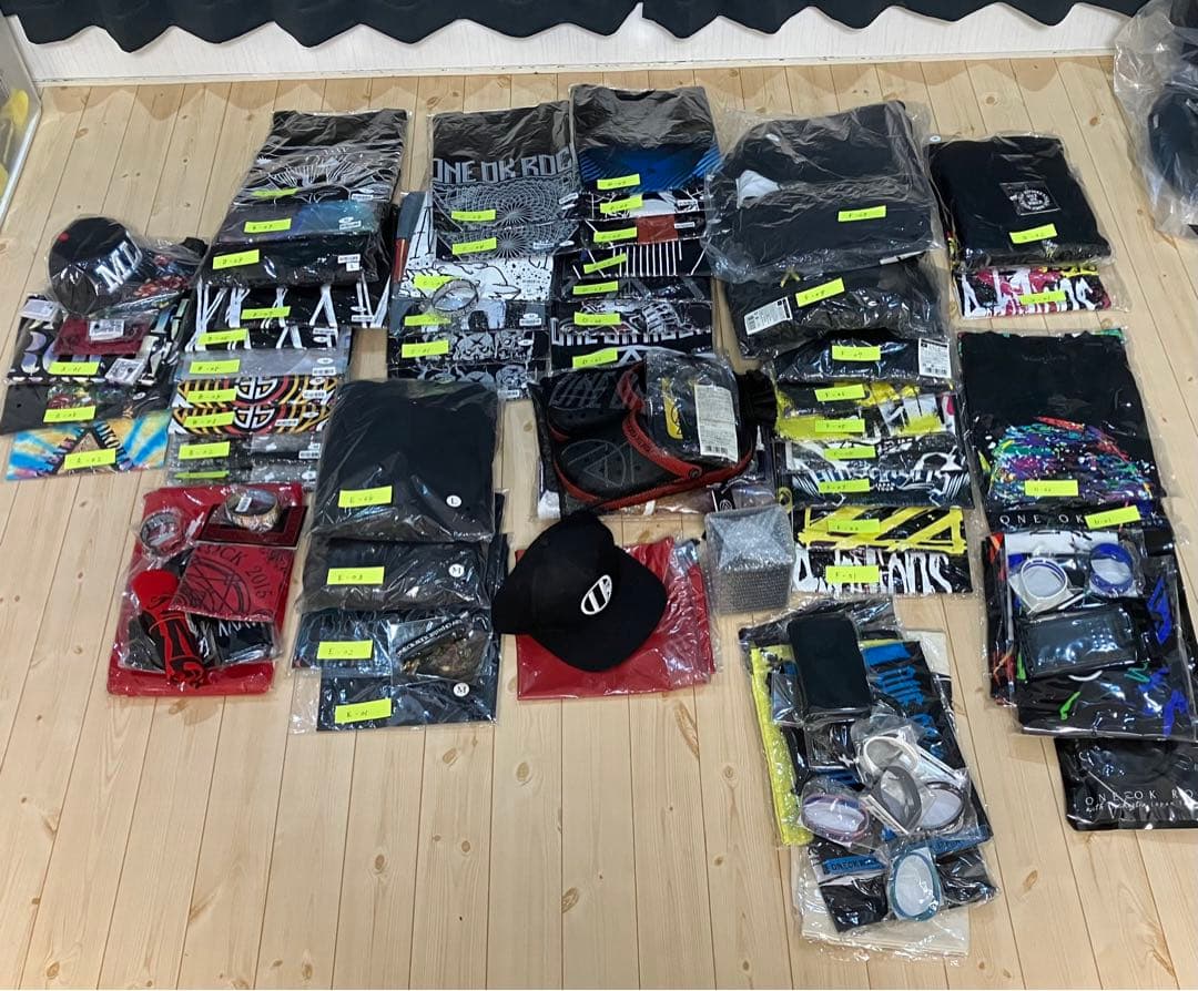全て定価　新品未開封　ONE OK ROCK グッズ　まとめ売り