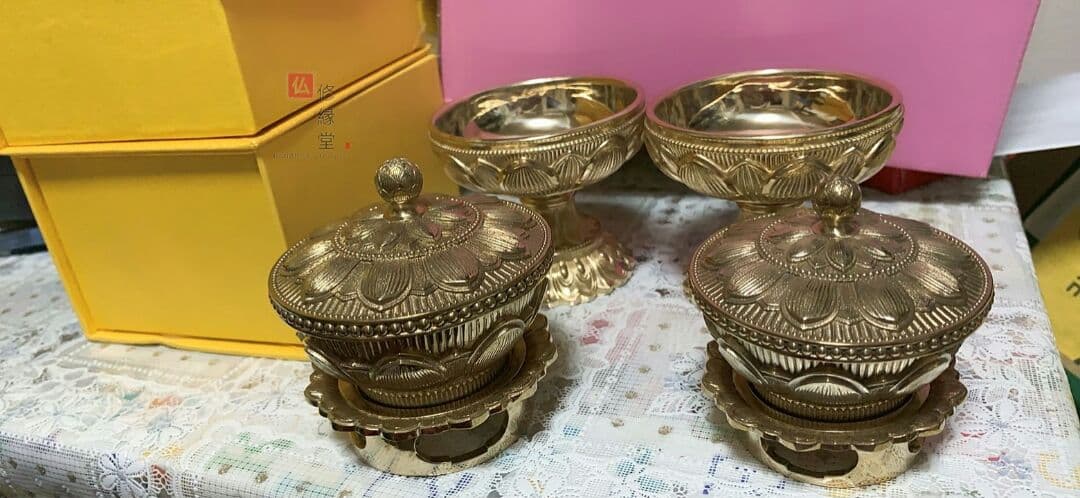 【修縁堂】 4器1セット 洒水器 塗香器 食事器 法具 真鍮制