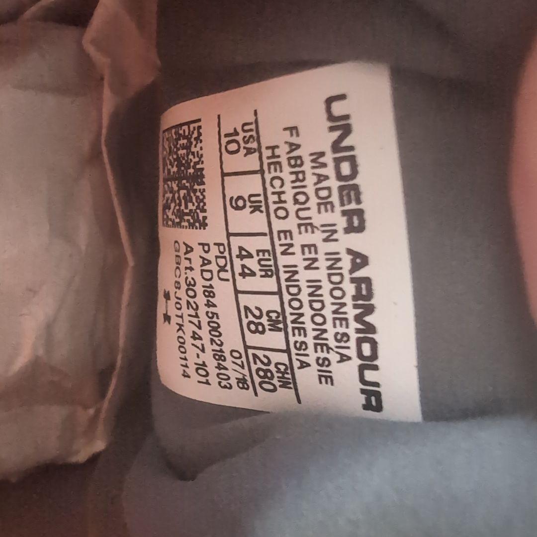 新品Under Armour Charged Pursuit 2 28cm