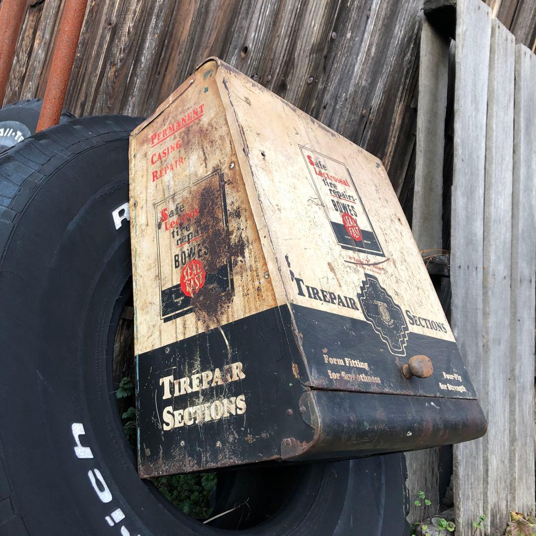 キャビネット　ボックス　鉄　錆　車　店　什器　シャビー　インダストリアル　油