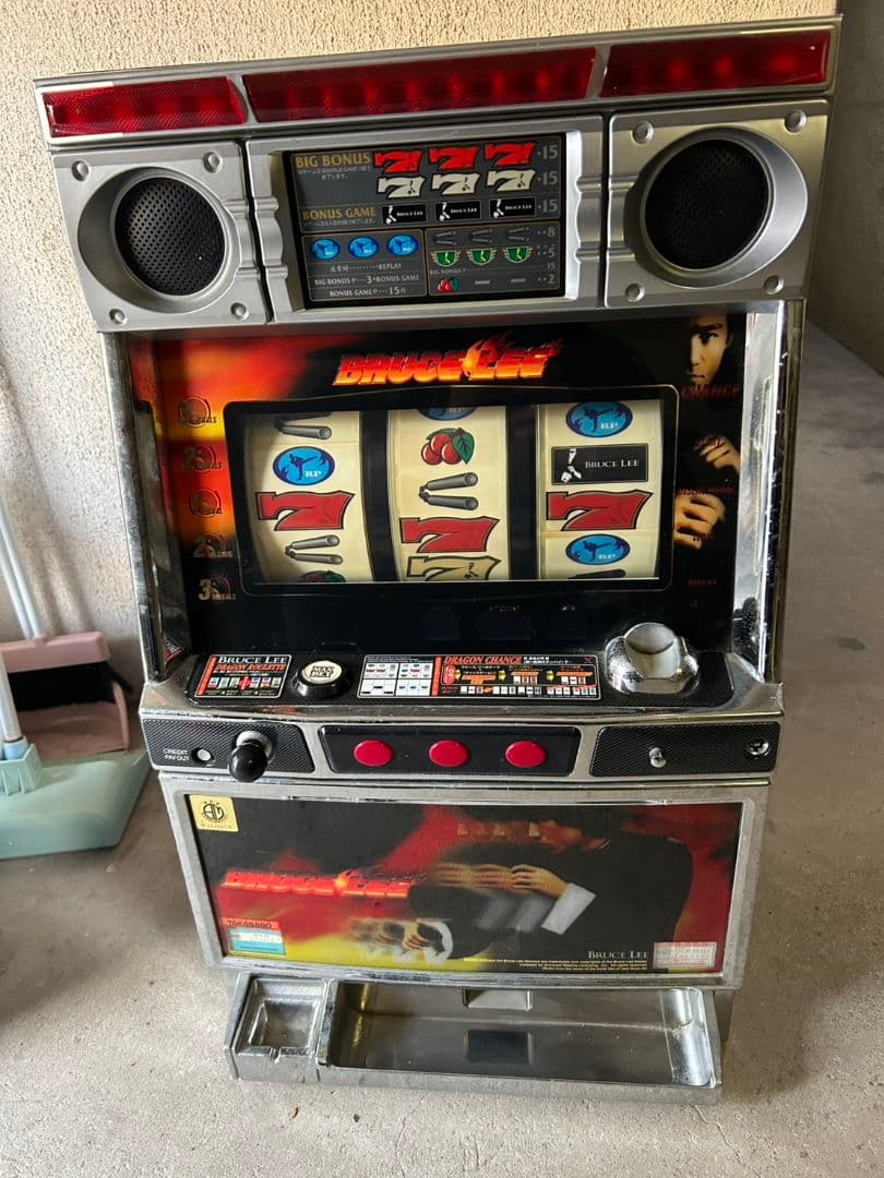 高砂 ブルース・リーX 中古パチスロ実機　ジャンク　引き取り限定！
