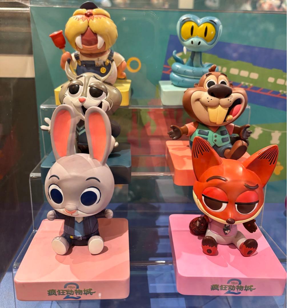 上海ディズニー　ズートピア2 陶器　揺れるフィギュア　コンプリートセット