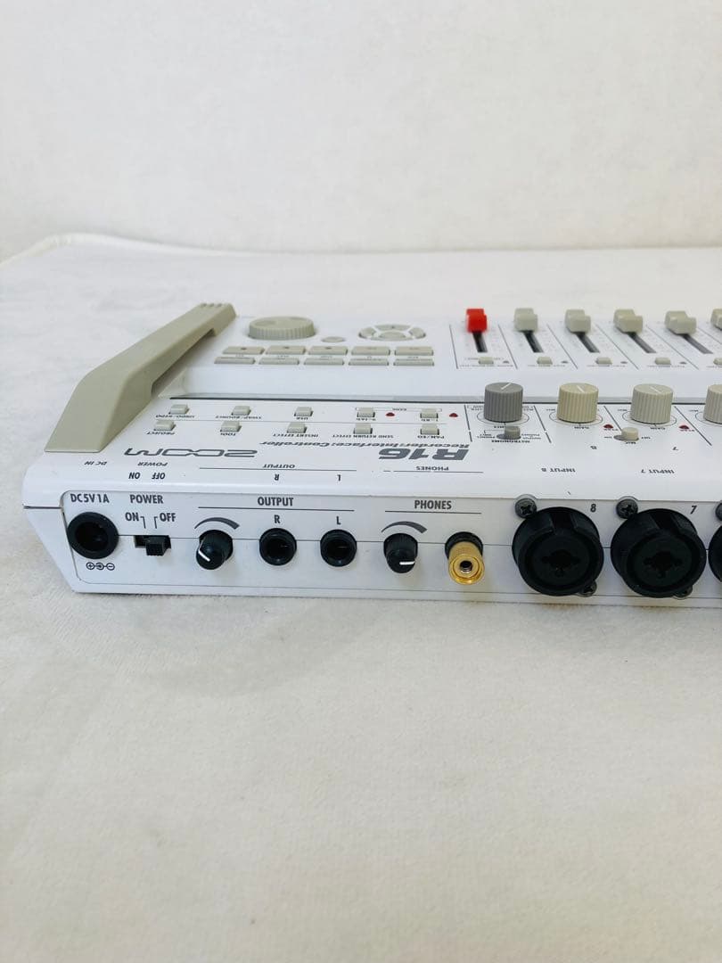 ZOOM　R16　マルチトラックレコーダー　オーディオインターフェース　音楽制作