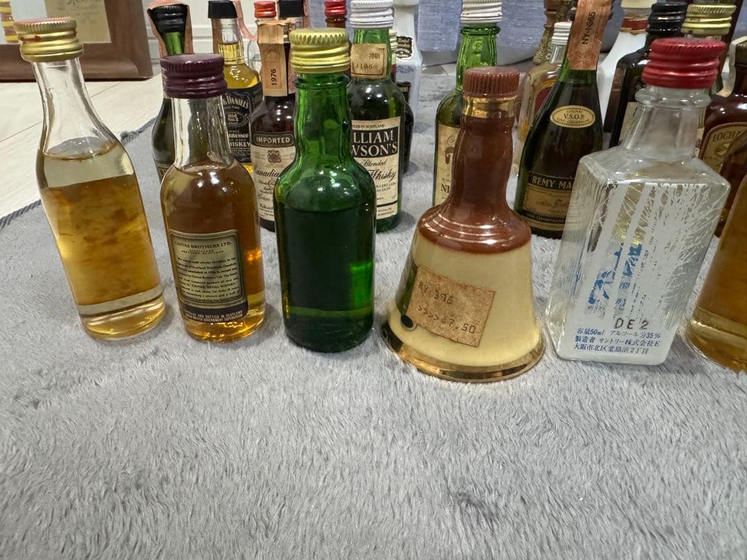 t*n様 ウィスキー　ブランデー　他　ミニチュアボトル44本セット
