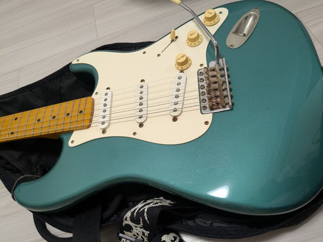Fender Japan ストラトキャスター　 エレキギター　 レアカラー