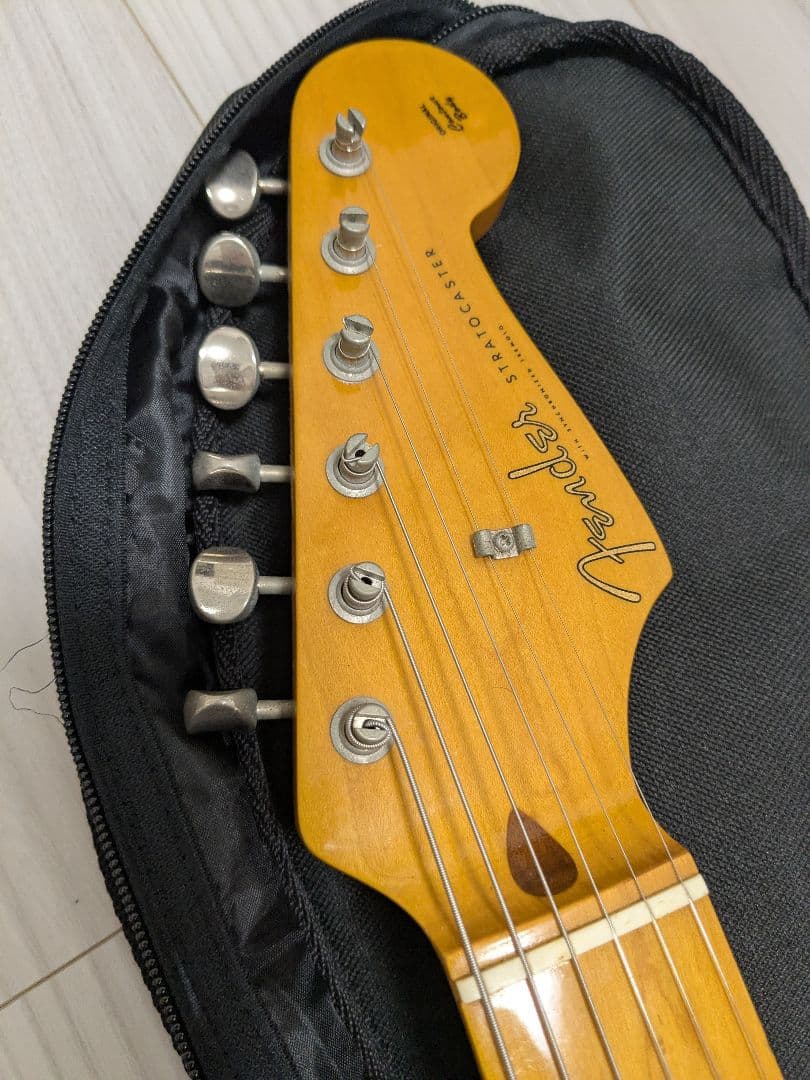 Fender Japan ストラトキャスター　 エレキギター　 レアカラー
