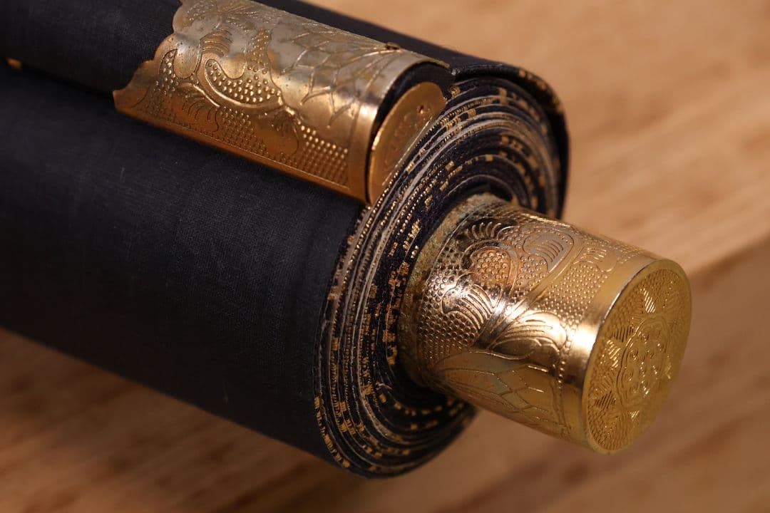 絹本 掛軸 金糸刺繍「南無妙法蓮華経」日蓮名号 宗祖日蓮大聖人【MA548】