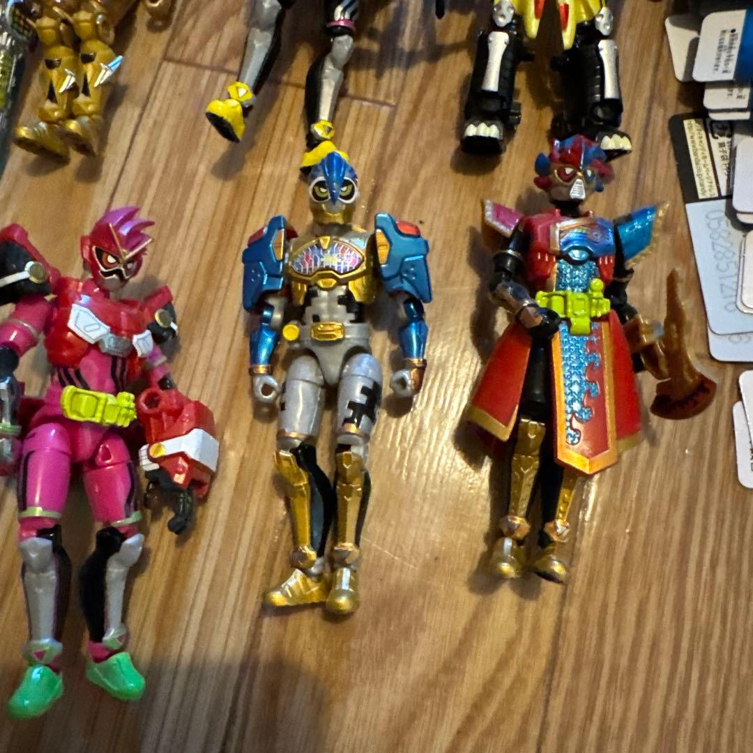 仮面ライダー エグゼイド 装動　21体＋アーマー3つ