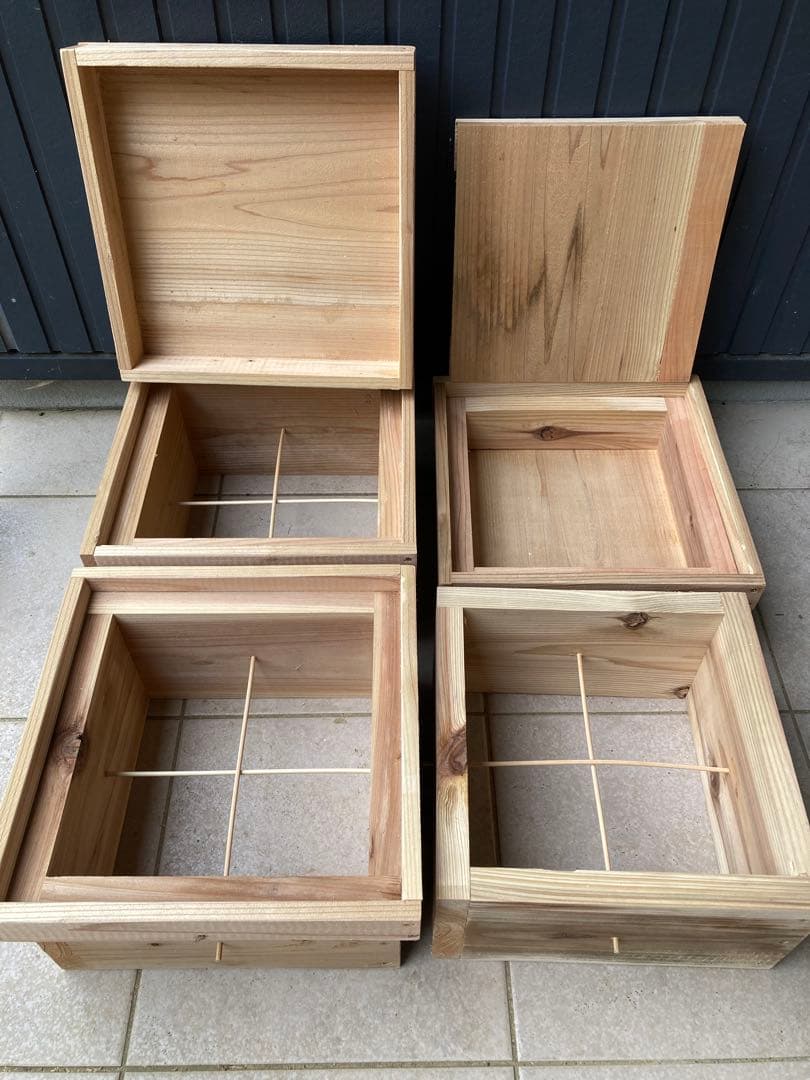 日本ミツバチ用巣箱　重箱式　キンリョウヘン付き