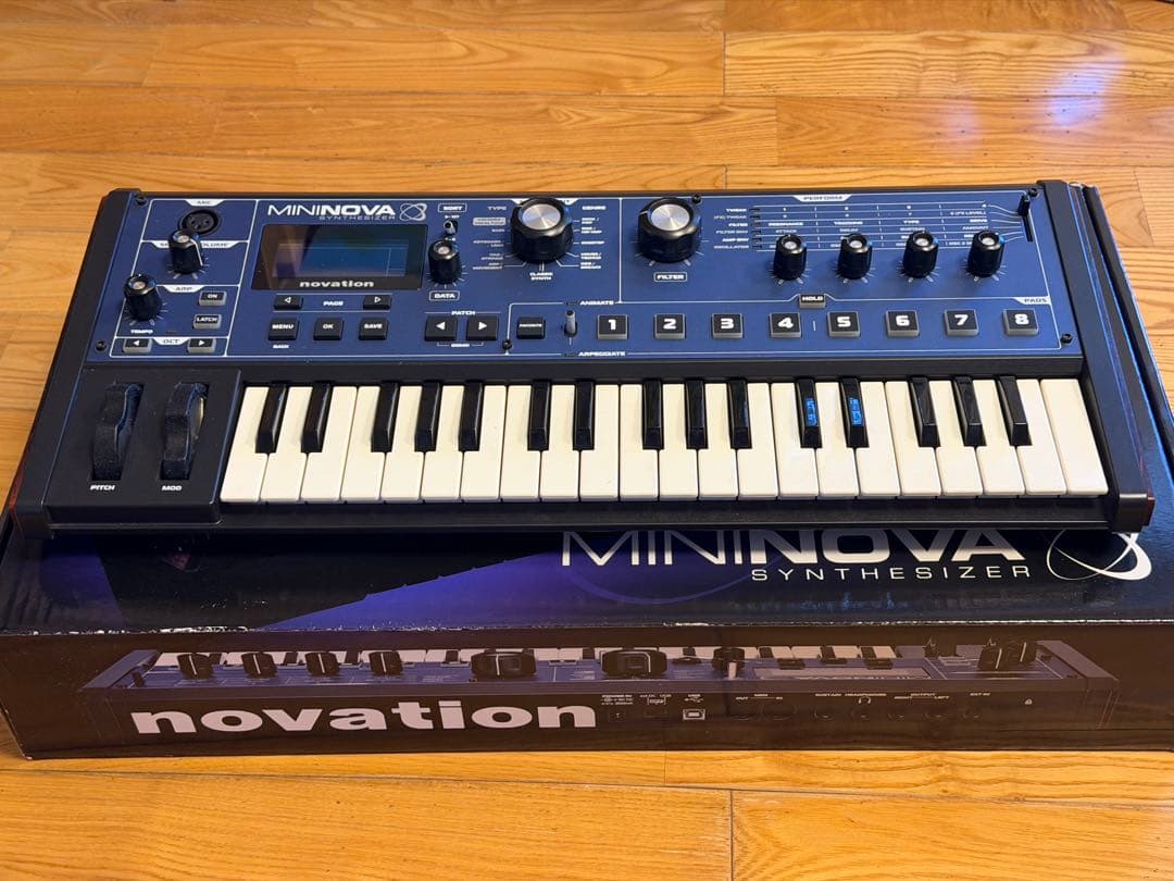 Novation MININOVA シンセサイザー