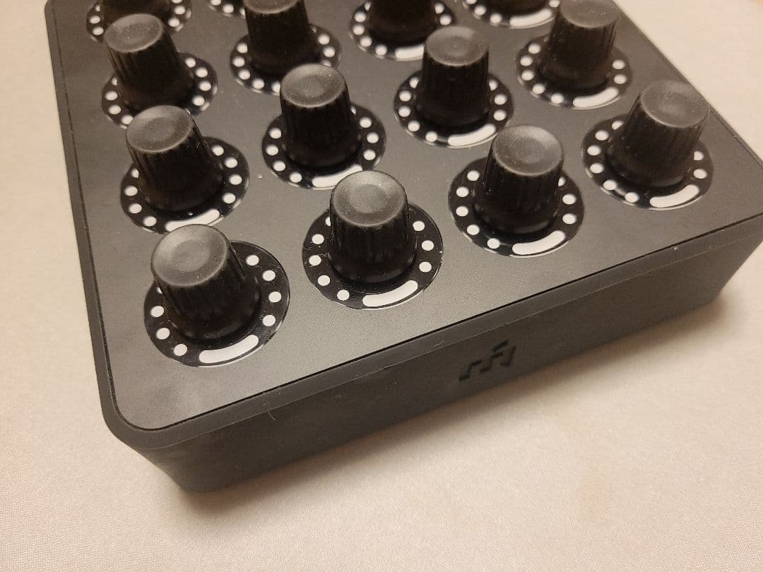 DJ機材 MIDI FIGHTER TWISTER MF-0007