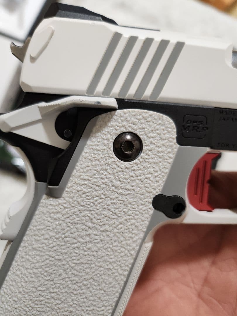 D.O.R. ガスガン ホワイト