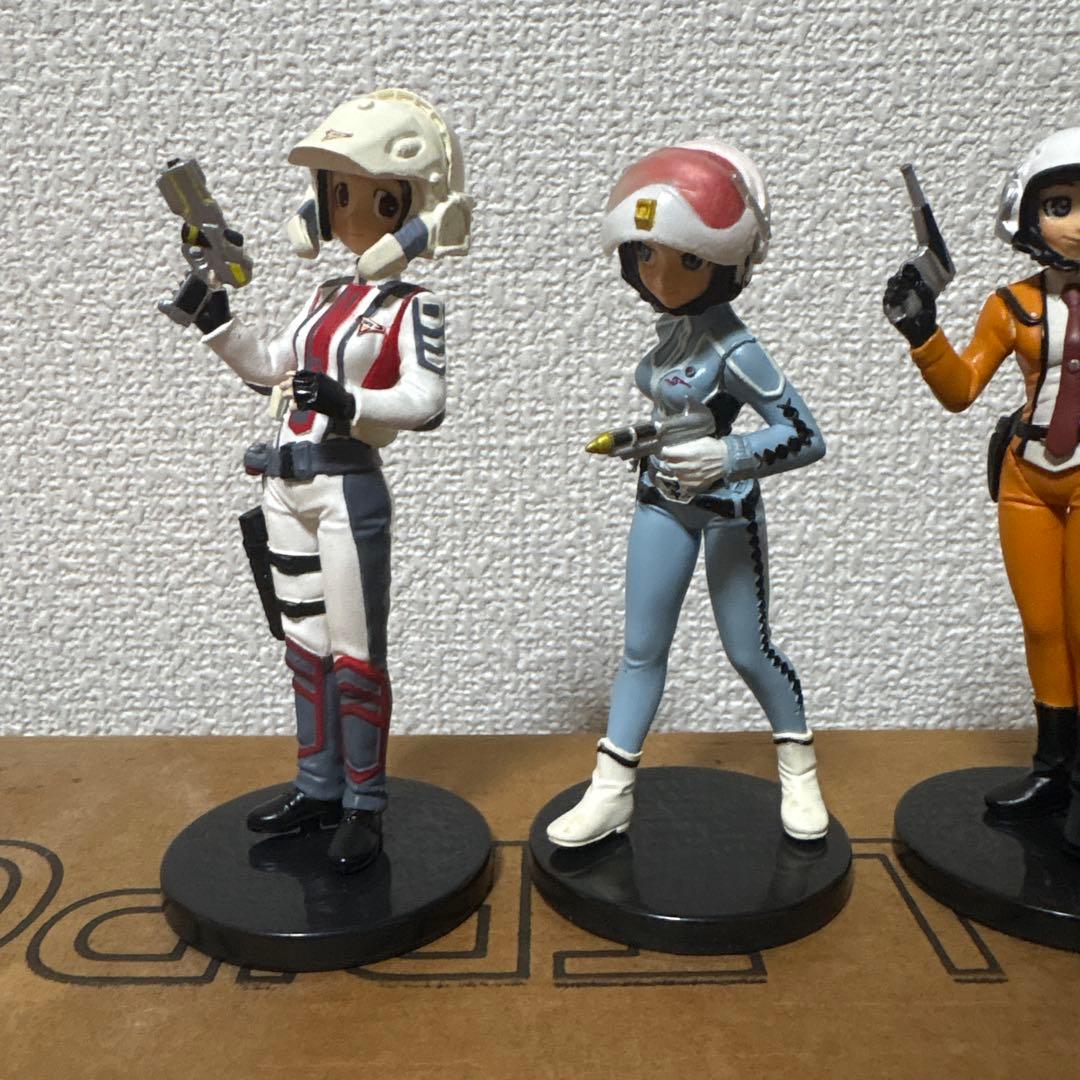 ウルトラヒロイン 少女図鑑 1box 8個入り