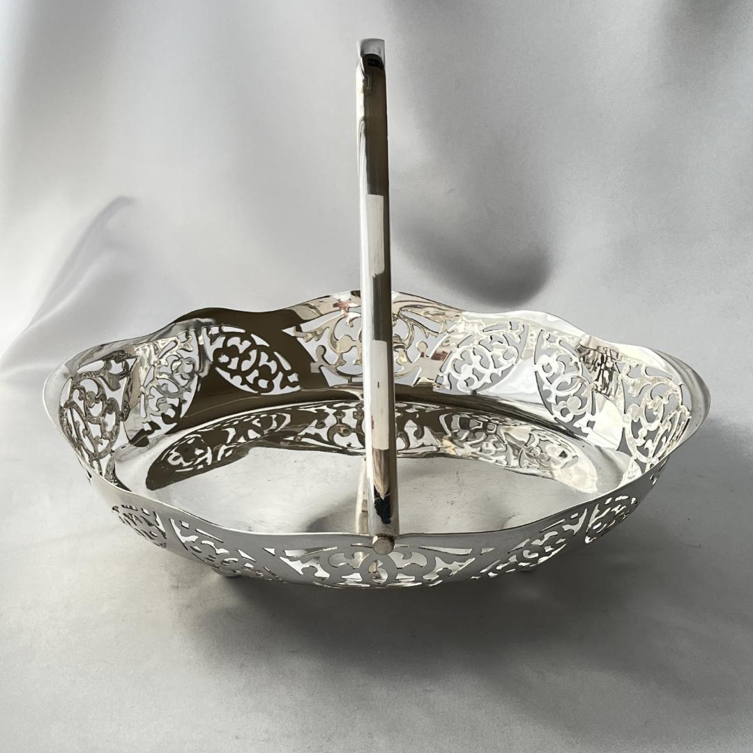 【英国】 アールヌーボーの透かしのフルーツスタンド【シルバープレート】