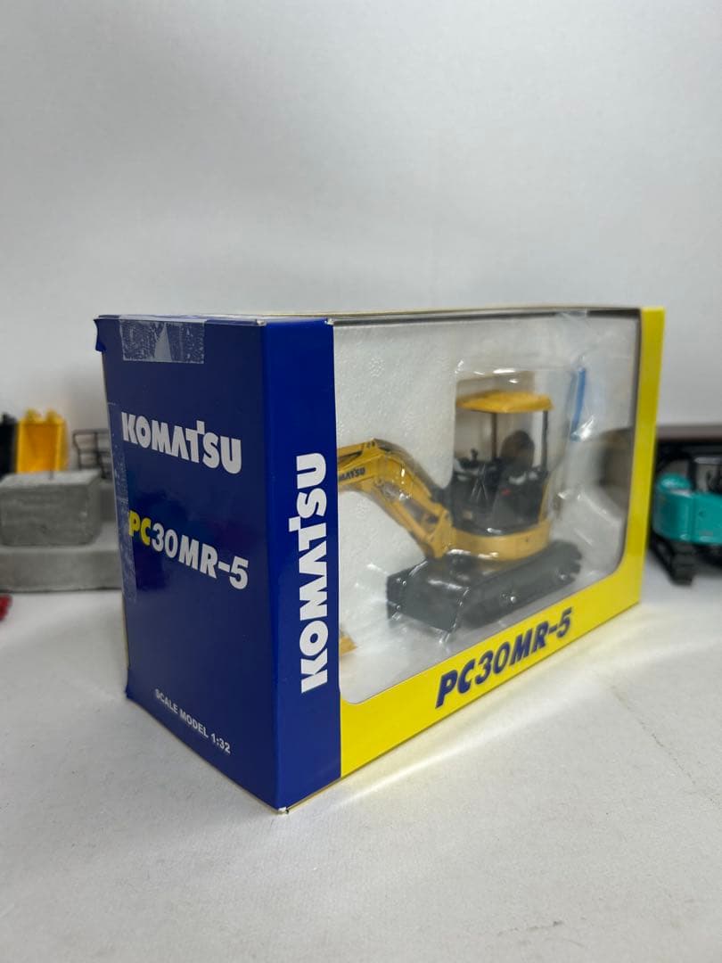 コマツpc30mr